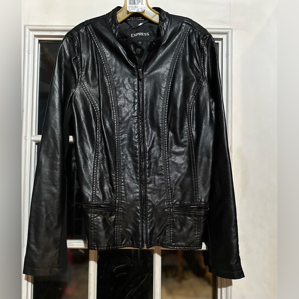 Beautiful pleather jacket size LG
